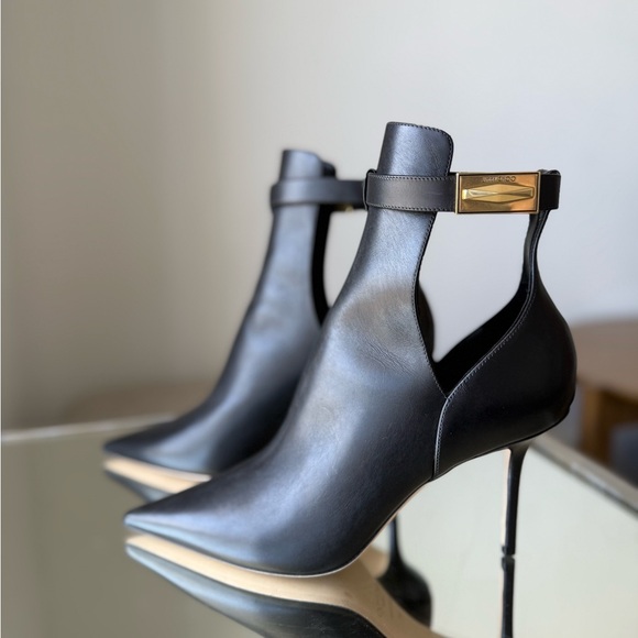 New Jimmy CHOO Nell Ankle Boot 85 Black Calf
Leather Ankle Boots $1,395 41 - Picture 7 of 16